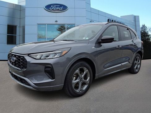 Certified 2023 Ford Escape ST-Line w/ Tech Pack #1 AWD/4WD image 4