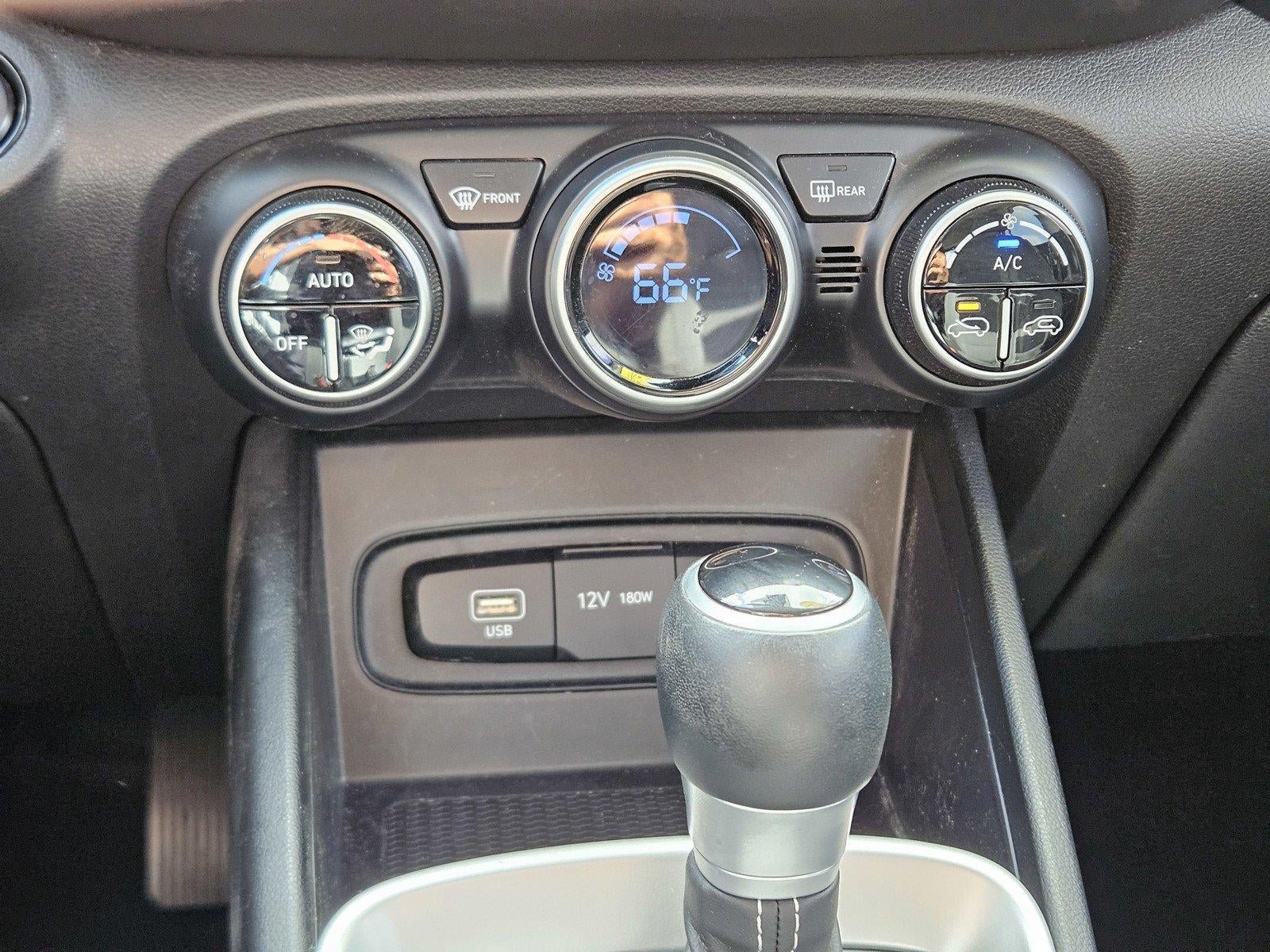 Used 2024 Hyundai Venue SEL FWD image 19