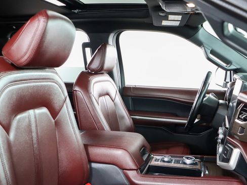 Used 2023 Ford Expedition Limited image 29