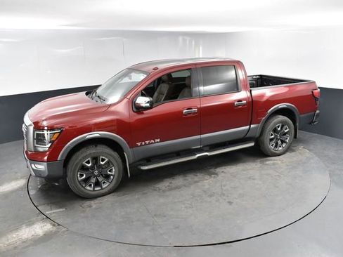 Used 2021 Nissan Titan Platinum Reserve w/ Moonroof Package image 43