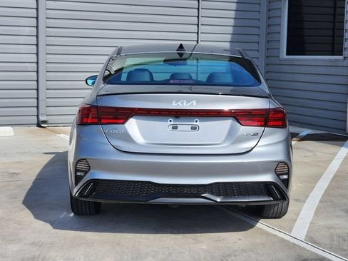 Used 2023 Kia Forte GT-Line w/ GT-Line Premium Package FWD image 7