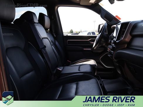 Used 2024 RAM 1500 Laramie AWD/4WD image 9