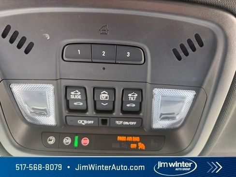 Used 2023 Chevrolet Traverse LT w/ LT Premium Package AWD/4WD image 32