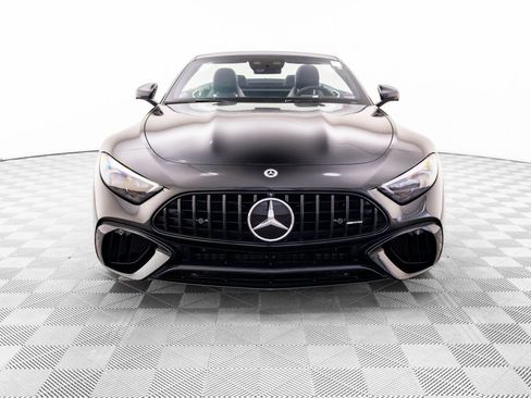 Used 2022 Mercedes-Benz SL 63 AMG 4MATIC w/ Driver Assistance Package image 9