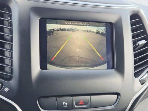 Used 2019 Jeep Cherokee Latitude Plus image 28