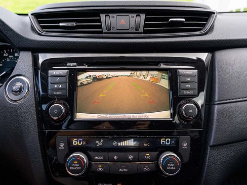 Used 2018 Nissan Rogue SV FWD image 31