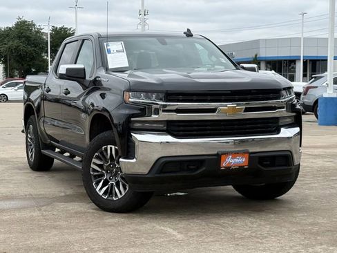Used 2022 Chevrolet Silverado 1500 LT AWD/4WD image 2