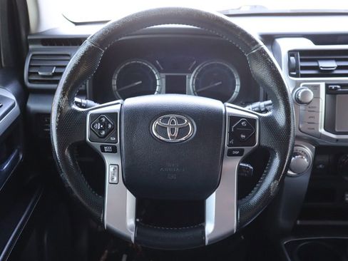 Used 2016 Toyota 4Runner SR5 AWD/4WD image 17