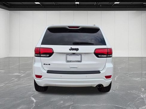 Used 2019 Jeep Grand Cherokee Altitude AWD/4WD image 4