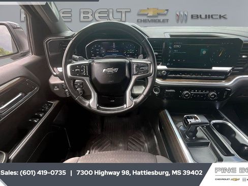 Used 2023 Chevrolet Silverado 1500 LT Trail Boss w/ Protection Package AWD/4WD image 6