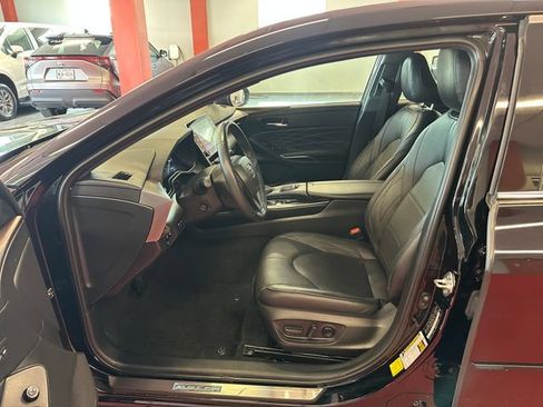 Certified 2022 Toyota Avalon Limited w/ Advanced Safety Package FWD image 10