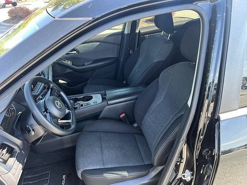 Used 2022 Nissan Rogue SV FWD image 13