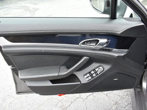 Used 2013 Porsche Panamera 4S image 36