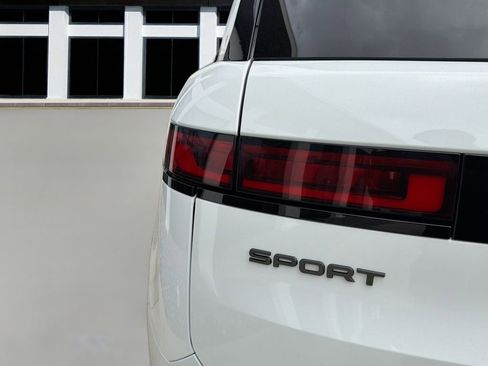 Used 2024 Land Rover Range Rover Sport Dynamic SE image 10