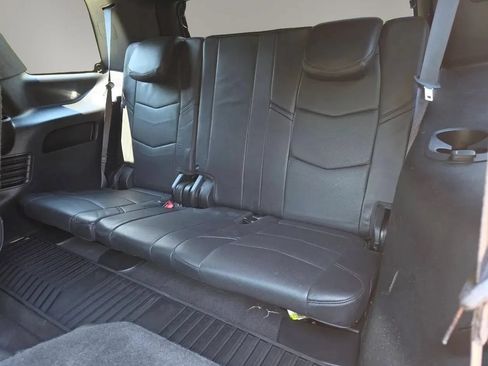 Used 2019 Cadillac Escalade Platinum AWD/4WD image 11