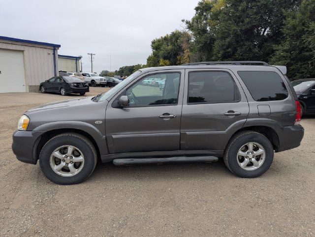 Used 2005 MAZDA Tribute s w/ Package 1 AWD/4WD image 14