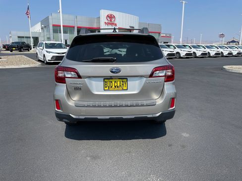 Used 2016 Subaru Outback 2.5i Limited AWD/4WD image 4