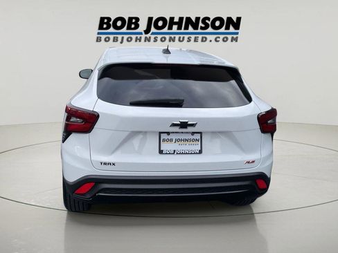 Used 2024 Chevrolet Trax RS w/ Driver Confidence Package FWD image 4