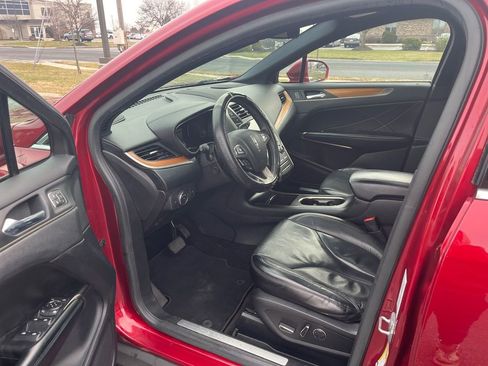 Used 2019 Lincoln MKC Reserve image 14