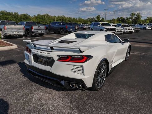Used 2025 Chevrolet Corvette Stingray Premium Conv w/ Z51 Performance Package RWD image 9