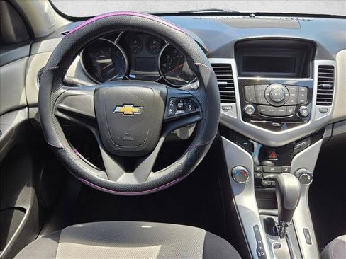 Used 2015 Chevrolet Cruze LS FWD image 17