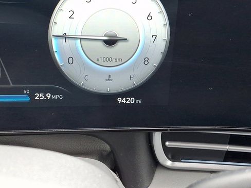 Certified 2024 Hyundai Elantra SEL image 20