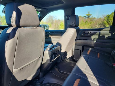 Used 2023 GMC Sierra 1500 AT4 w/ AT4 Premium Package image 14