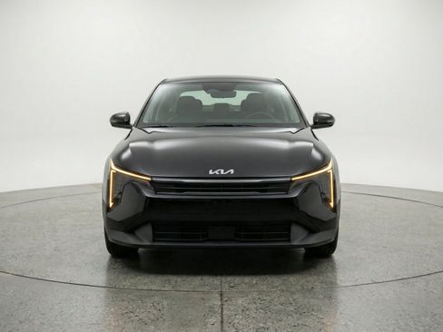 Used 2025 Kia K4 FWD image 2