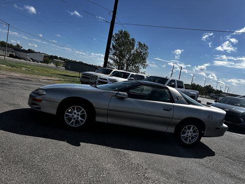 Used 2000 Chevrolet Camaro LT w/ Preferred Equipment Group 1 RWD image 2