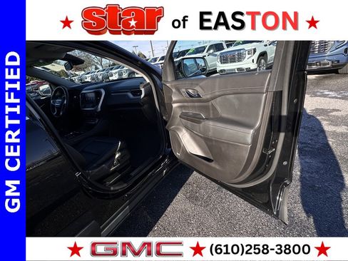 Certified 2022 GMC Acadia SLT w/ Technology Package image 11