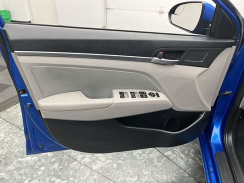 Used 2017 Hyundai Elantra SE image 6
