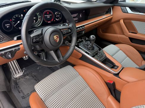 Certified 2023 Porsche 911 Targa 4S AWD/4WD image 14