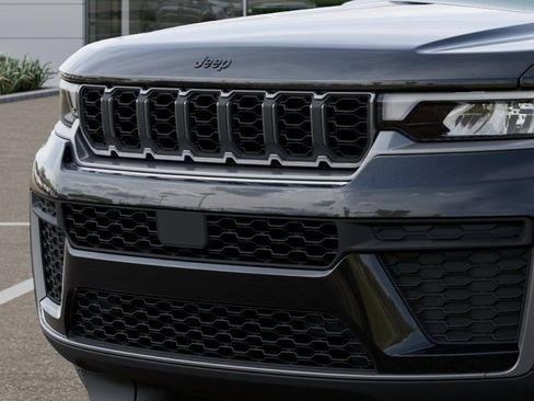 New 2026 Jeep Grand Cherokee Altitude RWD image 11