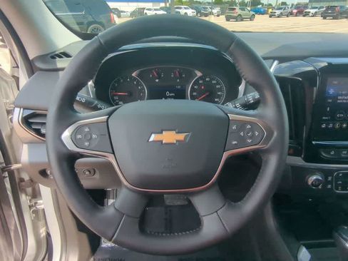 Used 2020 Chevrolet Traverse LT FWD image 21