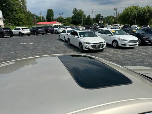 Used 2020 Honda Accord Touring image 6