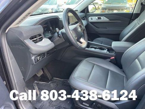 Used 2025 Ford Explorer Active w/ Active Comfort Package AWD/4WD image 6