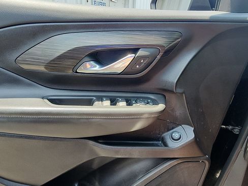 Used 2024 GMC Terrain SLE w/ Driver Convenience Package FWD image 15
