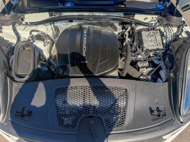 Used 2020 Porsche Macan AWD/4WD image 25