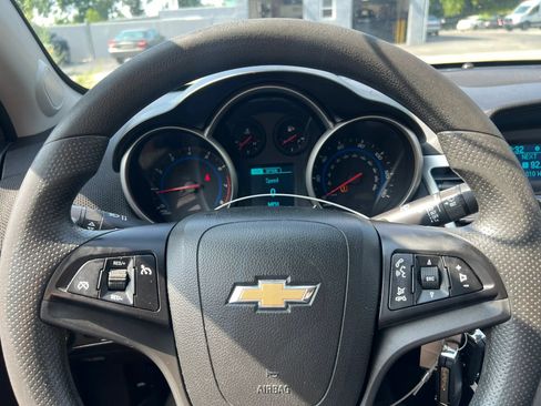 Used 2016 Chevrolet Cruze LT FWD image 11