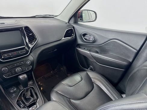 Used 2019 Jeep Cherokee Limited w/ Luxury Group image 24