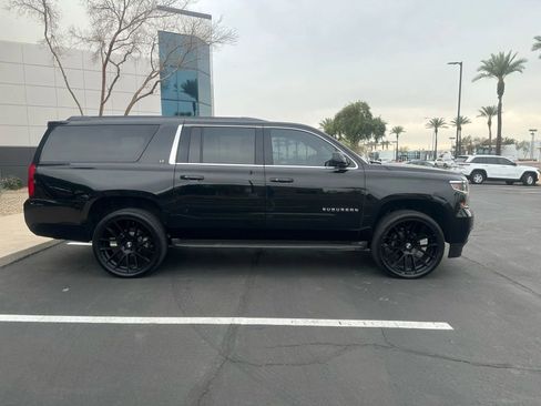 Used 2015 Chevrolet Suburban LT w/ Luxury Package image 5