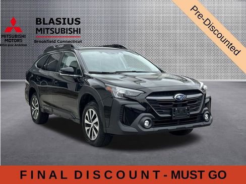 Used 2023 Subaru Outback Premium AWD/4WD image 1