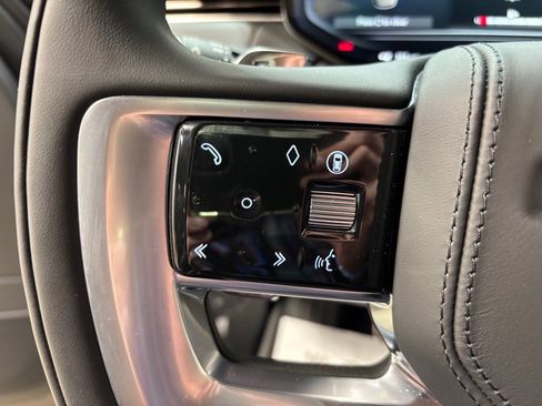 New 2025 Land Rover Range Rover Long Wheelbase SE image 20