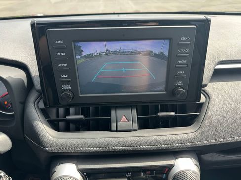 Used 2019 Toyota RAV4 LE w/ Carpet Mat Package AWD/4WD image 16