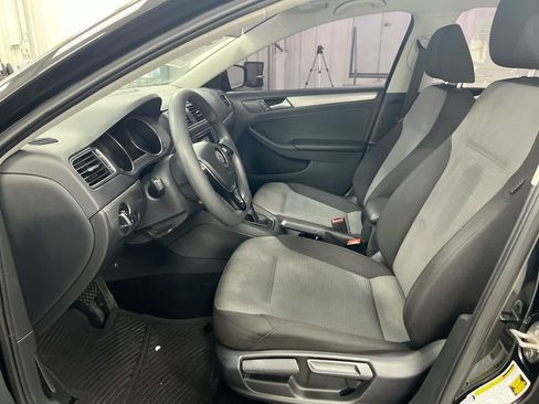 Used 2018 Volkswagen Jetta S w/ Cold Weather Package FWD image 19