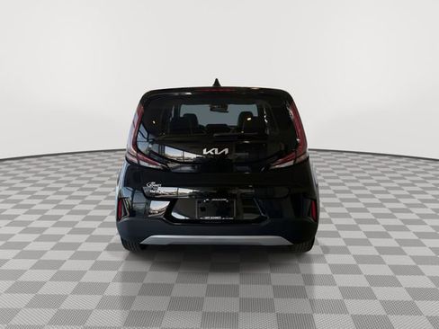 Used 2025 Kia Soul LX FWD image 9