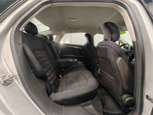Used 2014 Ford Fusion SE FWD image 22
