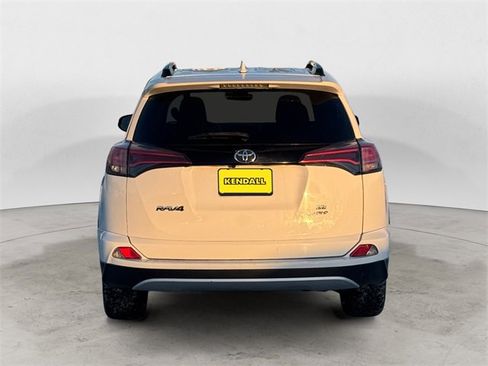 Used 2018 Toyota RAV4 SE w/ Power Extra Value Package image 4