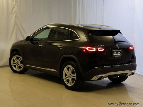 Used 2021 Mercedes-Benz GLA 250 4MATIC image 9