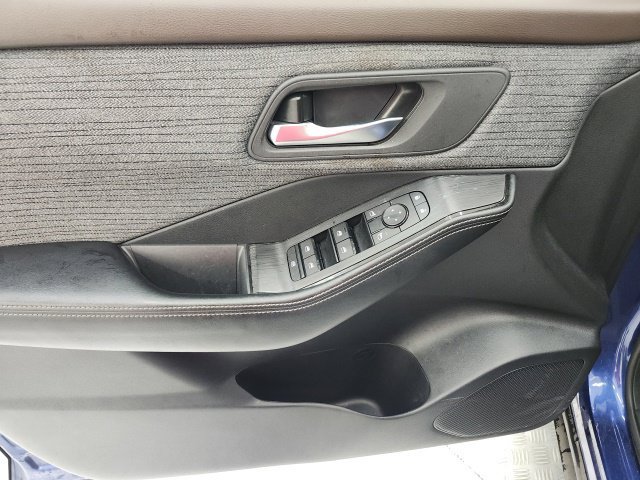 Used 2023 Nissan Rogue SV FWD image 12